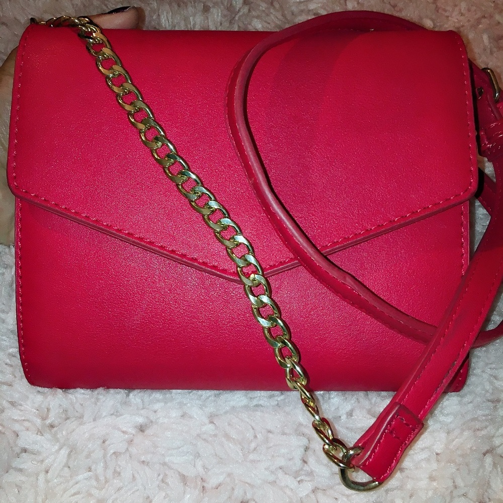 Red envelope crossbody bag